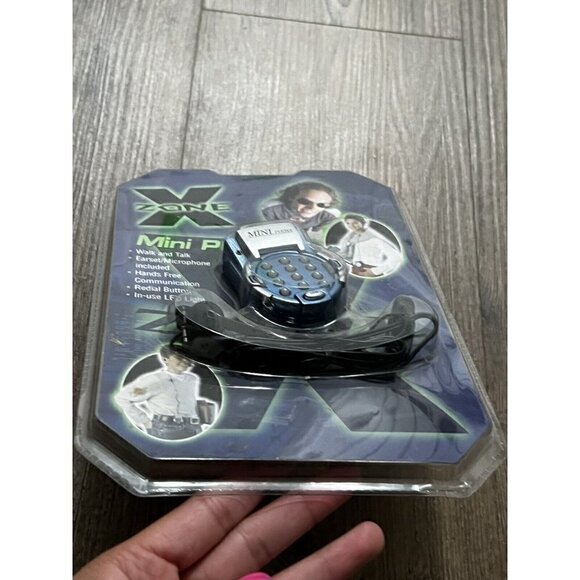 vtg Cyber Gear Mini Phone New in Factory Sealed Housing with Earset & Microphone - Picture 5 of 7